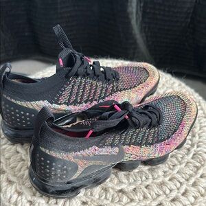 Nike flyknit 2 vapor max women’s size 9 Multicolor Knit Sneakers